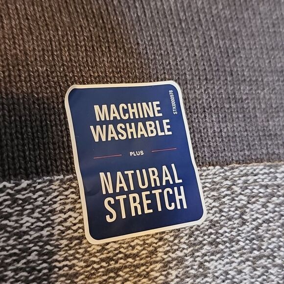 Izod Colorblock Long Sleeve Crewneck Sweater Size Large NWT - Picture 8 of 11